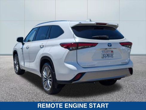 Used 2020 Toyota Highlander Platinum AWD/4WD image 3