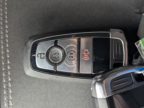 New 2025 Ford Bronco Badlands image 30