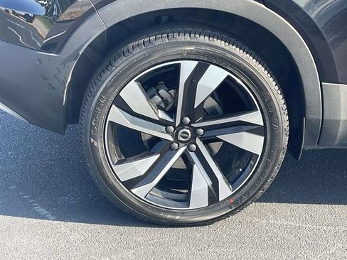 Certified 2023 Volvo XC40 B5 Ultimate w/ Protection Package Premier AWD/4WD image 9