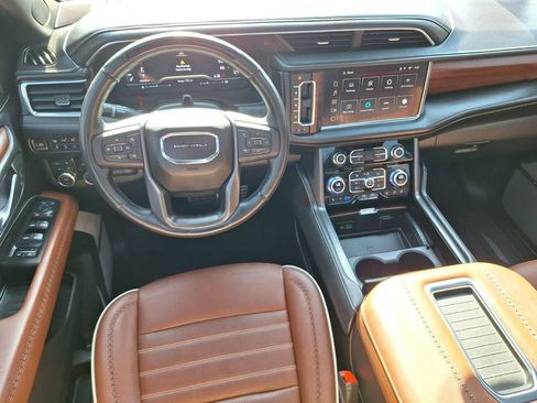 Used 2023 GMC Yukon Denali Ultimate AWD/4WD image 11