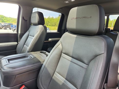Used 2021 GMC Sierra 2500 Denali w/ Denali Ultimate Package AWD/4WD image 18