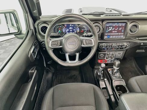 Used 2023 Jeep Wrangler Unlimited Rubicon 4xe w/ Cold Weather Group AWD/4WD image 11