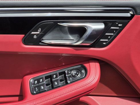 Certified 2024 Porsche Macan S AWD/4WD image 19