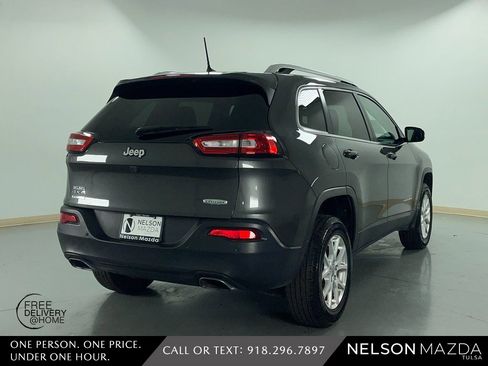 Used 2017 Jeep Cherokee Latitude w/ Safety/Convenience Group image 6