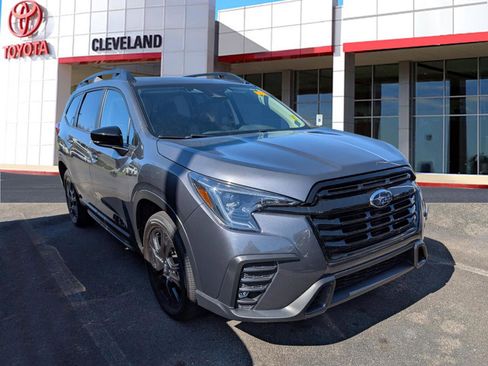 Used 2025 Subaru Ascent Onyx Edition w/ Popular Package #2 image 2