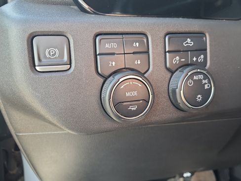 Used 2024 Chevrolet Silverado 1500 LT w/ Z71 Off-Road Package image 22