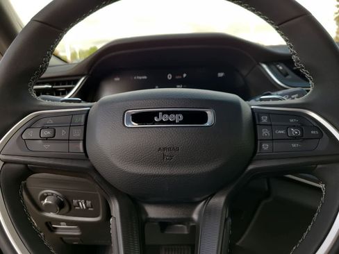 New 2025 Jeep Grand Cherokee Altitude w/ Trailer Tow Package image 23