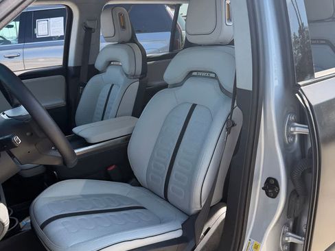 Used 2023 Rivian R1S Adventure AWD/4WD image 9
