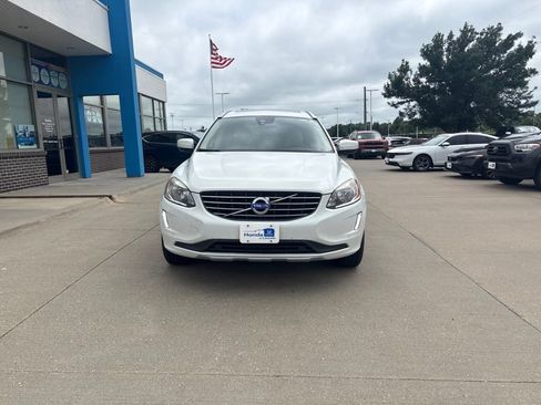 Used 2016 Volvo XC60 T6 w/ Proximity Package AWD/4WD image 2