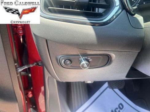 Used 2023 Chevrolet Equinox RS w/ RS Leather Package FWD image 23