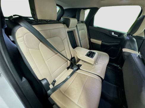 Used 2020 Ford Escape Titanium AWD/4WD image 28