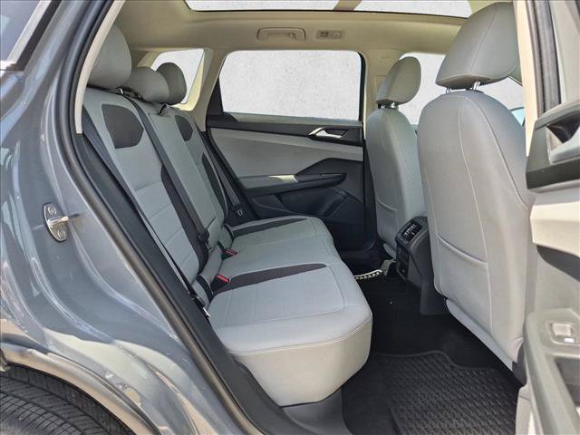 Used 2022 Volkswagen Taos SE FWD image 18