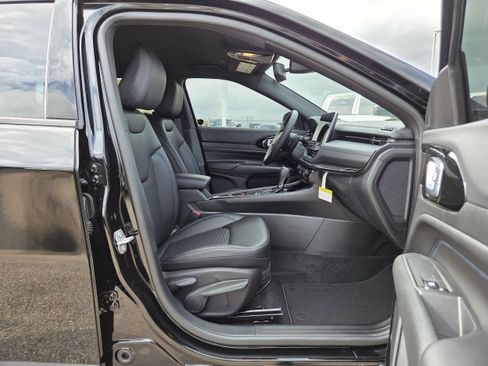 New 2026 Jeep Compass Latitude image 19