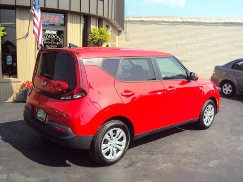 Used 2020 Kia Soul LX FWD image 5