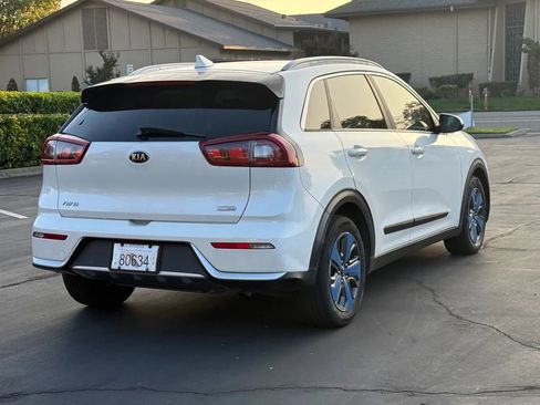 Used 2017 Kia Niro LX image 5