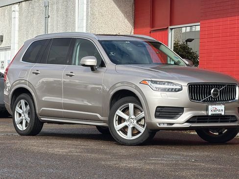 Used 2023 Volvo XC90 B5 Core AWD/4WD image 2