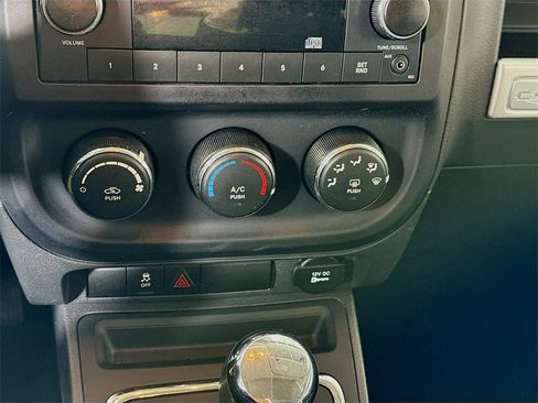 Used 2015 Jeep Compass Sport w/ Power Value Group image 7