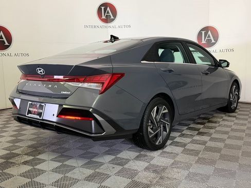 Certified 2024 Hyundai Elantra Limited image 7