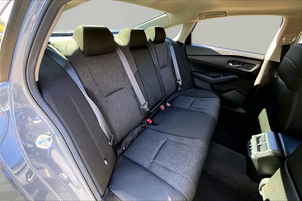 Used 2025 Honda Accord SE image 19
