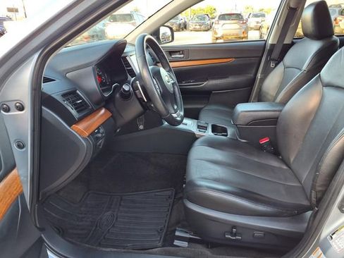 Used 2014 Subaru Outback 2.5i Limited AWD/4WD image 7