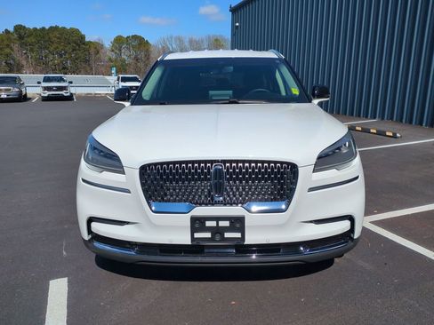 Used 2023 Lincoln Aviator 2WD image 2