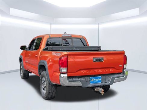 Used 2016 Toyota Tacoma TRD Off-Road w/ Towing Package AWD/4WD image 3