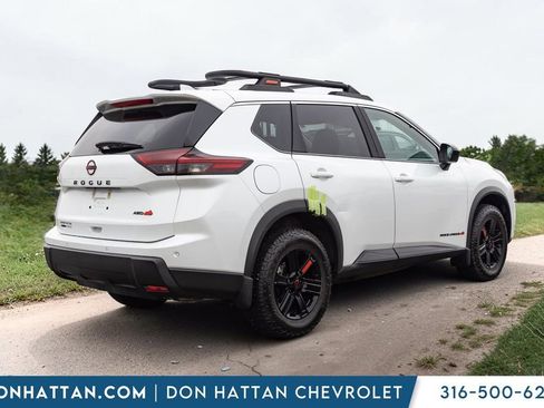 Used 2025 Nissan Rogue SV AWD/4WD image 25