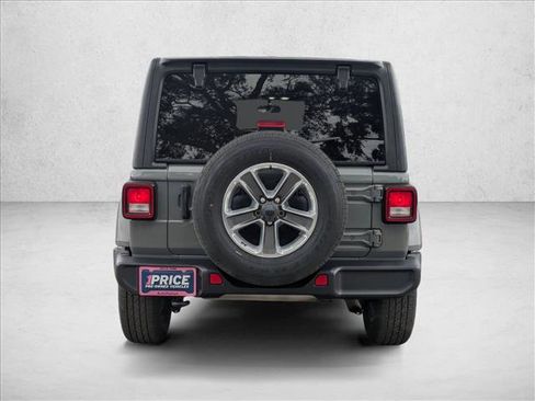 Used 2021 Jeep Wrangler Unlimited Sahara image 7