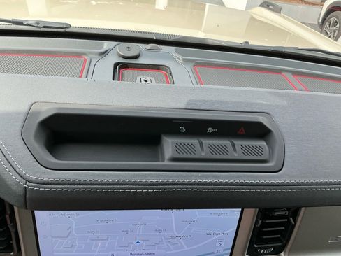 Used 2025 Ford Bronco Outer Banks AWD/4WD image 38
