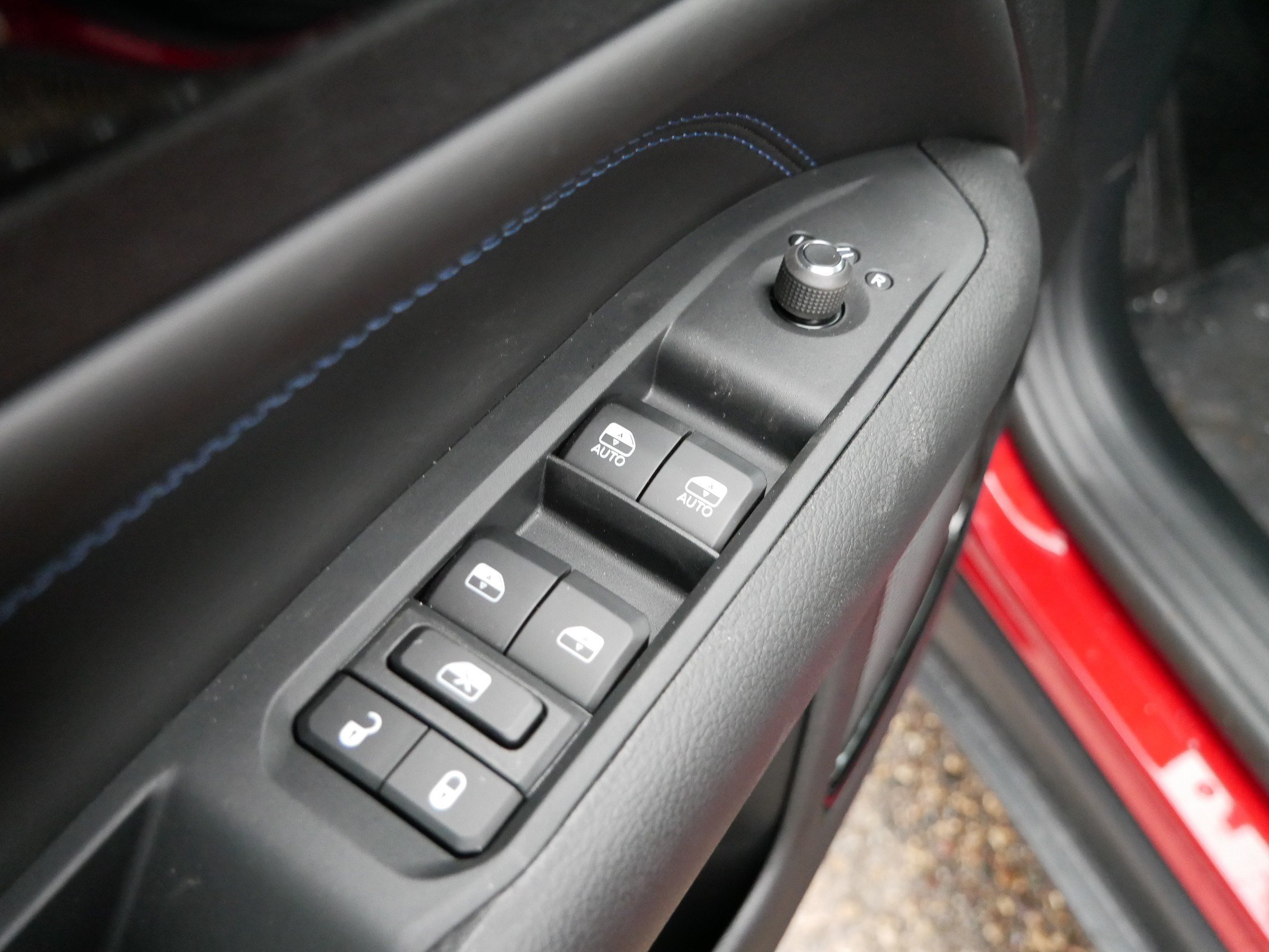 New 2026 Jeep Compass Latitude AWD/4WD image 12