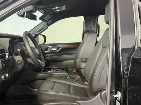 Used 2025 GMC Yukon Denali image 21