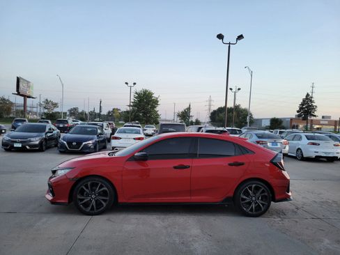 Used 2018 Honda Civic Sport image 4