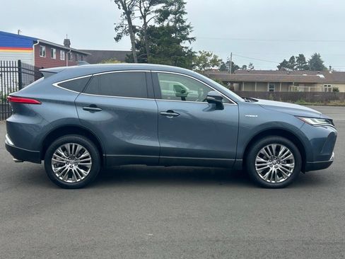 Used 2021 Toyota Venza XLE w/ Softex Package AWD/4WD image 10