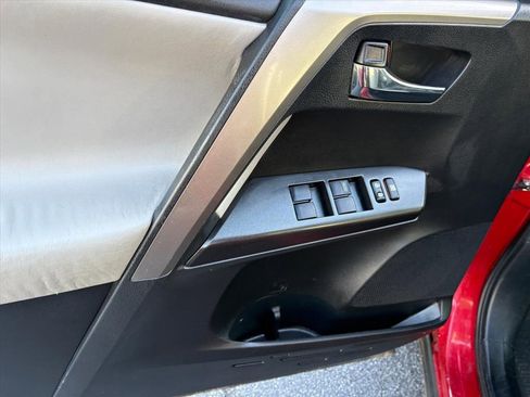 Used 2017 Toyota RAV4 XLE image 20