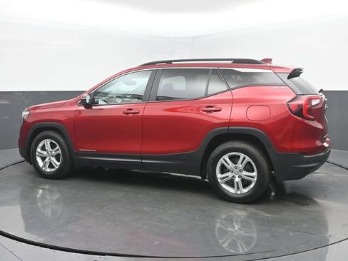 Used 2022 GMC Terrain SLE w/ Driver Convenience Package FWD image 3