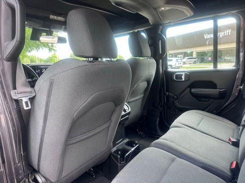 Used 2024 Jeep Wrangler Sport image 13