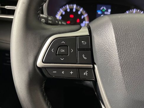 Used 2022 Toyota Highlander LE FWD image 26