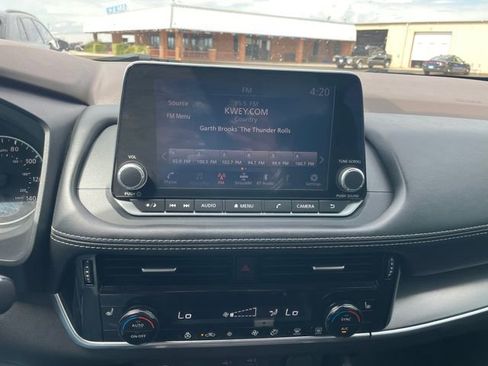 Used 2023 Nissan Rogue SV w/ SV Premium Package AWD/4WD image 13