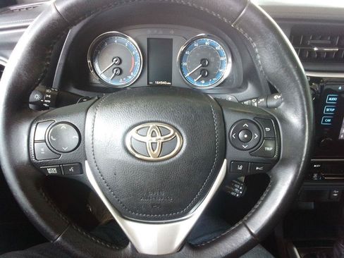 Used 2017 Toyota Corolla SE FWD image 8