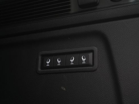 Used 2024 Jeep Wagoneer L Series II w/ Flexible Seating Group image 13