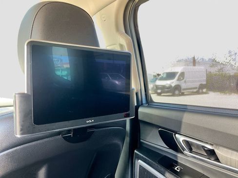 Used 2023 Kia Telluride EX w/ EX Captain's Chair Package image 26