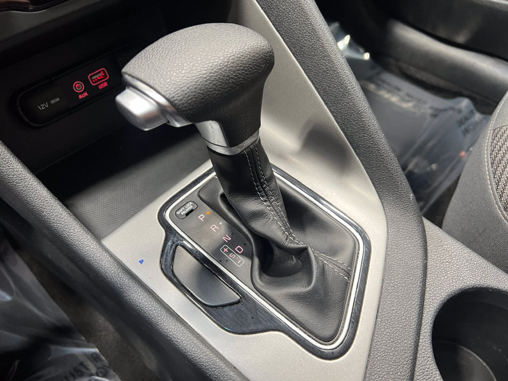 Used 2019 Kia Niro LX FWD image 28