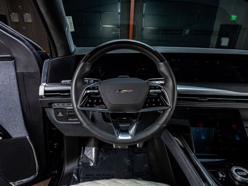 Used 2026 Cadillac Escalade V AWD/4WD image 15