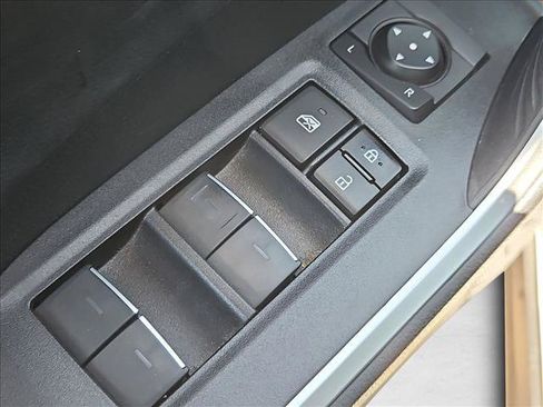 Used 2023 Toyota RAV4 Limited FWD image 12
