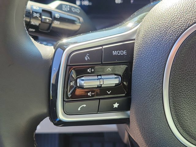 Used 2024 Kia Carnival FWD image 21