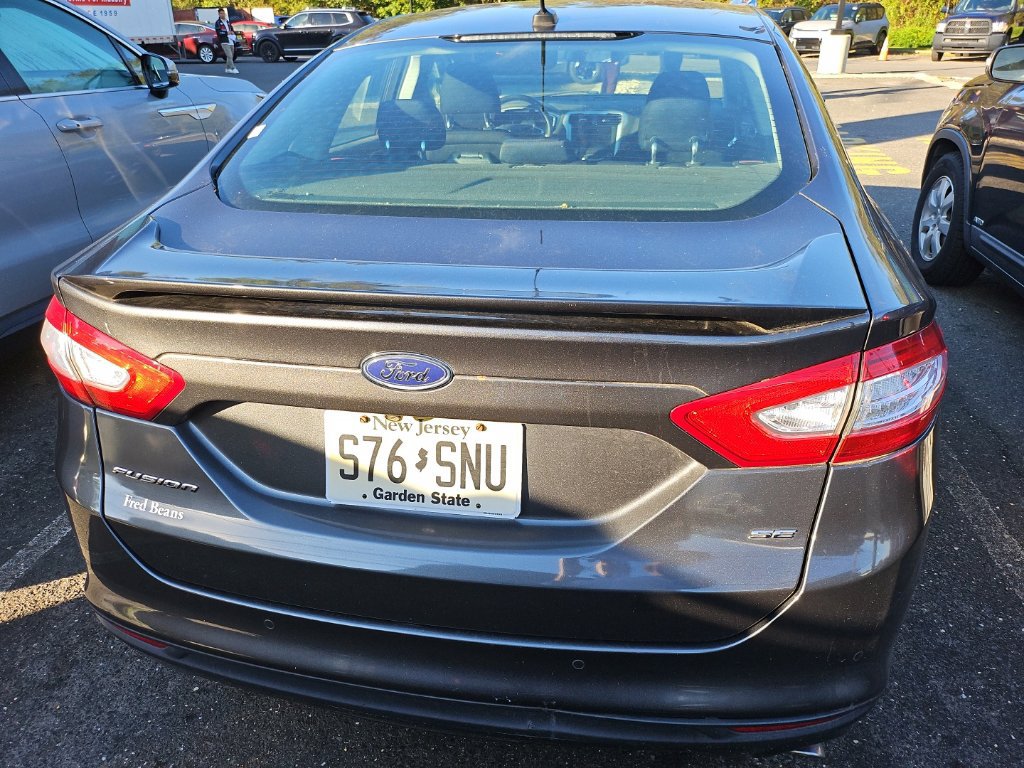Used 2015 Ford Fusion SE FWD image 7