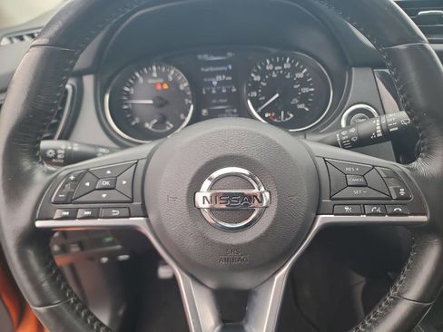 Used 2017 Nissan Rogue Sport SL w/ SL Premium Package image 14