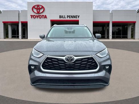 Used 2023 Toyota Highlander XLE FWD image 10