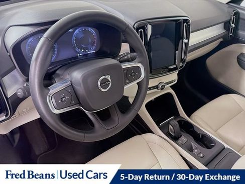 Used 2019 Volvo XC40 T5 Momentum AWD/4WD image 11