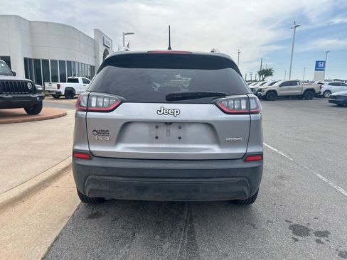 Used 2020 Jeep Cherokee Latitude AWD/4WD image 6